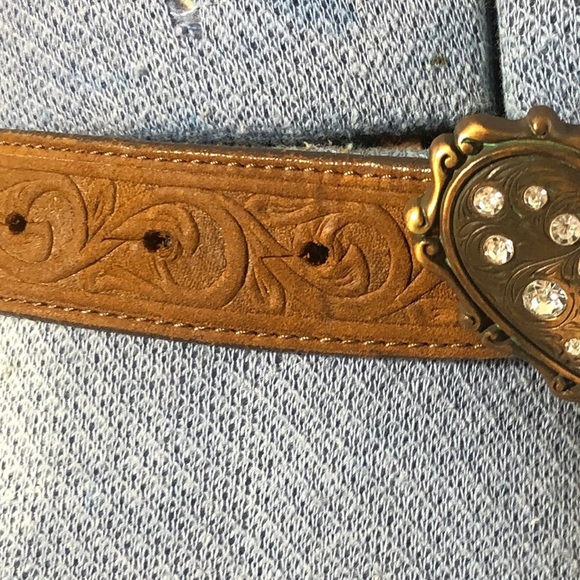 Tooled leather belt with rhinestone studded heart buckle - Picture 7 of 7